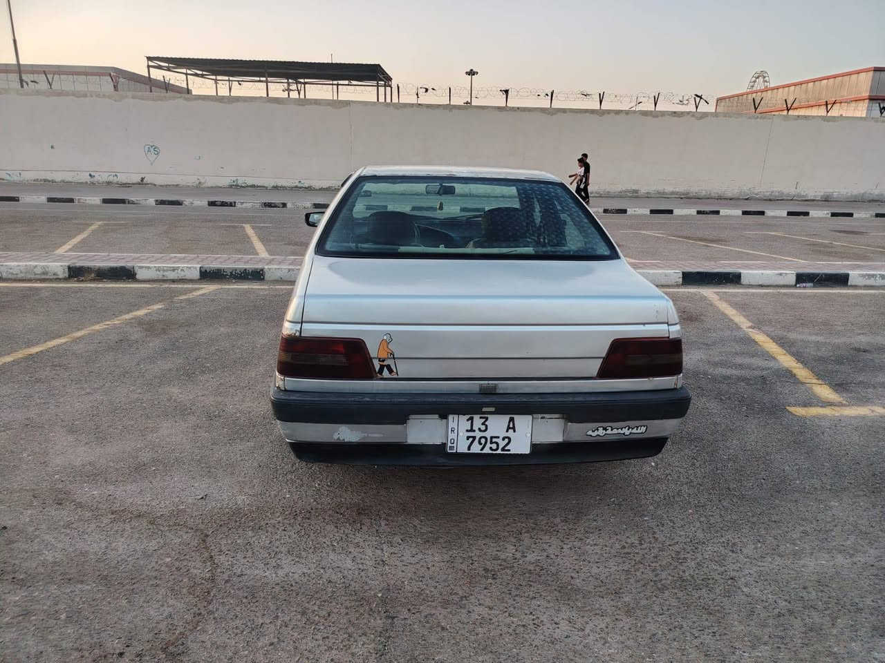 بيجو 405 مابييها اي نقص
تبريد رقم نكليزي ميسان باسمي
تحويل ثاني يوم 
مكينه وكير مكفولات مبدل بيه جاملغ امامي فقط مصبوغه عام للجماليه مكاني العمارة 
***********
