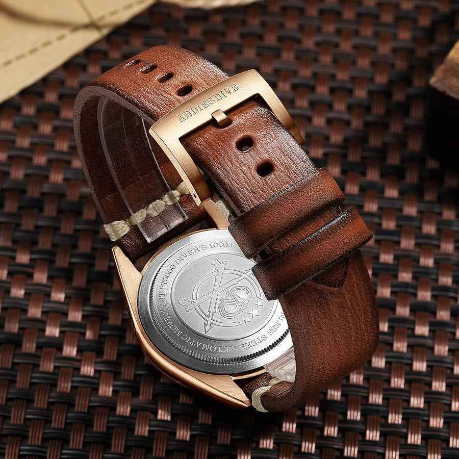 فخامة الـ Vintage وروح المغامرة ⌚✨
لعشاق الساعات الكلاسيكية ولعشاق الساعات العسكرية اللي تجمع بين المتانة والأناقة، ساعة Addiesdive هي الخيار المثالي.
أهم مواصفات الساعة:
✅ الماكينة: اوتوماتيك يابانية أصلية من شركة SEIKO (ماكينة معروفة بدقتها وعمرها الطويل).
✅ الزجاج:  (Sapphire Crystal) مقاوم للخدش، يضمن لك صفاء دائم للمينا.
✅ الهيكل: مصنوع من الفولاذ المقاوم للصدأ (316L) بلون برونزي مطفي، يعطيك طابع كلاسيكي مميز.
✅ مقاومة الماء: تصل إلى 100 متر (10Bar) مع تاج بنظام البرغي، يعني آمنة تماماً في الاستخدام اليومي والسباحة.
✅ الإضاءة: طلاء فسفوري (Lume) عالي الجودة للأرقام والعقارب لرؤية واضحة في الظلام.
✅ الحزام: جلد طبيعي مريح بتصميم كلاسيكي متين.
✅قطر الساعة 36
#ساعات #Addiesdive  #ساعات_رجالية  #أناقة بغداد, العراق


**إذا كنت صاحب هذا الإعلان وتريد حذفه لأي سبب، رجاءا أرسل رسالة إلى الدعم الفني**