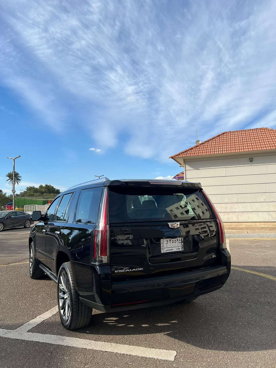 كاديلاك اسكاليد 2020 بلاتينبوم 
بلاك ( خـليـجـي ) ماشيه 98 الف 
مكفوله من الضرر والصبغ رقم بغداد بأسمي 
رقم صاحب سيارة***********
فقط اتصال 

                  
السياره فول 1/1ماكو مجال اذكر المواصفات لان
السياره فول ومعروفه للجنايه 
بدون بارد  ،بدون حتى شخط
دعاميات هم بدون صبغ ،بقية كلها بشرط

محرك كير بشرط مامفتوح 
سيارة  نظيفة كلشي عل بلاد لوك 
باسمي السنوية بشرط تحويل ثاني يوم 
مكان السياره بغداد
