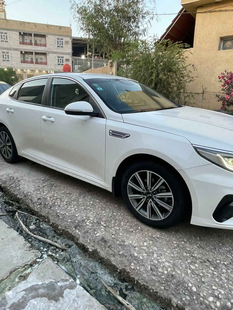 السلام عليكم سياره اوبتيمه 2020خليجي كفاله عامه بس خدشه بالباب بسيطه***********
