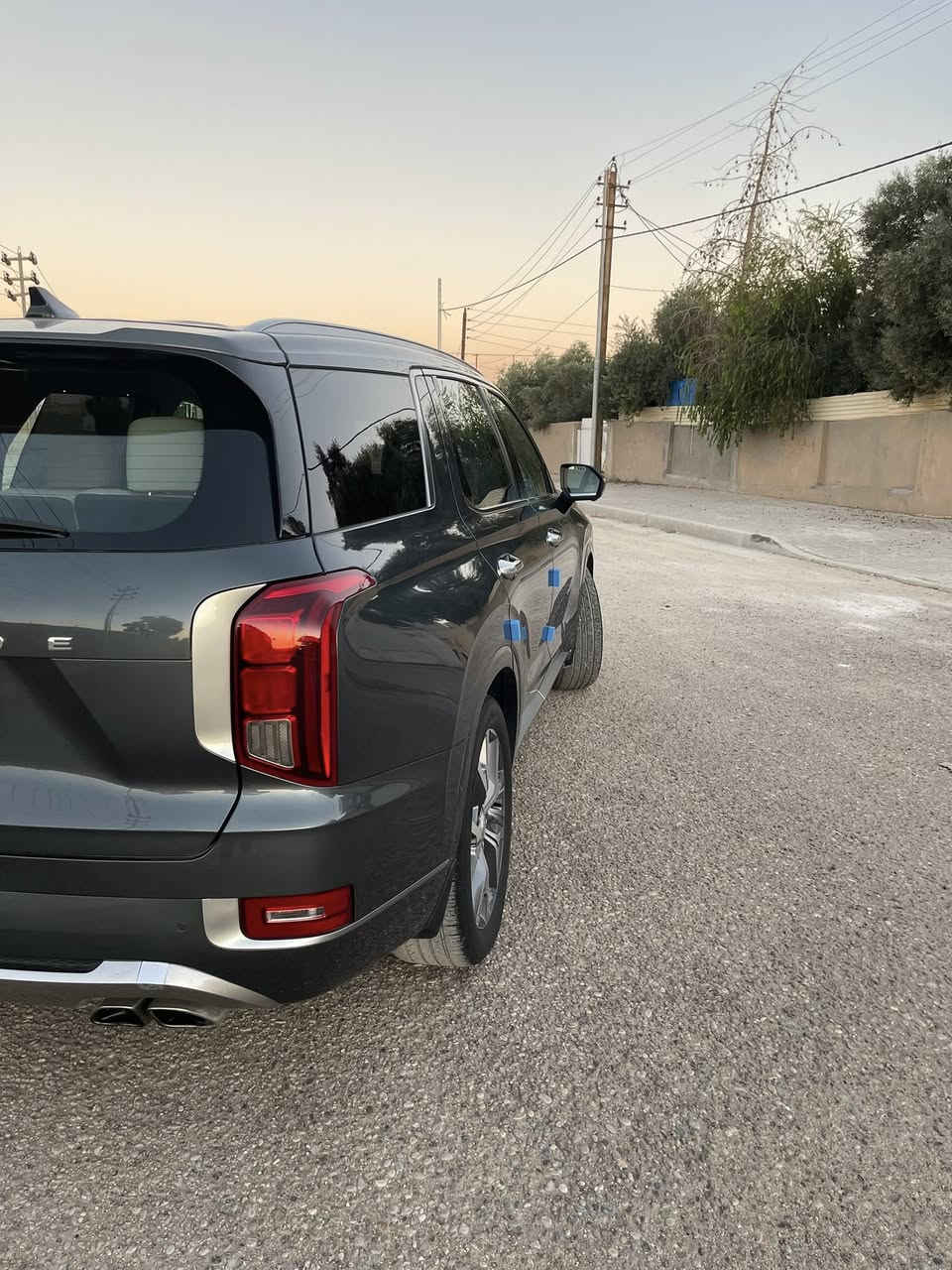 اسلام عليكم 
سياره بلسايد موديل 22وراد امريكي فول مواصفات اعلى فئة سياره رقم بغداد بسمي تحويل ثاني يوم 
تخم تايرات جدد كامله من اي نقص
(حادث دعمايه وبنيد مبدل نفس الون ايرباك دركه والي بصف سايق طاكات شاصي سليم ما بي شي  وباقي سياره كفاله)
السعر:280ورقه وبيها مجال 
مكاني بابل 
للاستفسار:***********
