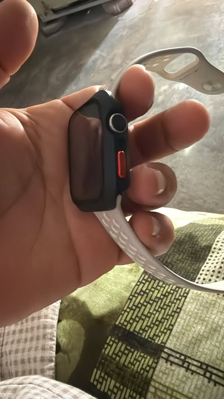 سلام عليكم للبيع ساعة ابل حيل 5نايك نظافة 100لوك  عارظها 175قفلها بدون عملة مكاني بغداد***********
