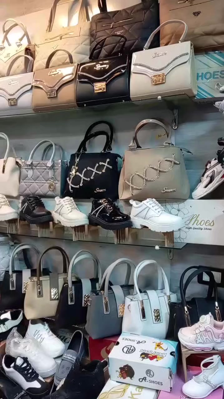 😍💥#أحذية_وحقائب #النرجســـــــ💥😍
تحضيرات العيد البناتي والبيبي والبوتيك
حماة بالصابونية مقابل صالة التعزية جامع الشهداء اول سقاق موجوت جملة ومفرق 0946132655 اتصال
نمر21)))))) 36


**إذا كنت صاحب هذا الإعلان وتريد حذفه لأي سبب، رجاءا أرسل رسالة إلى الدعم الفني**