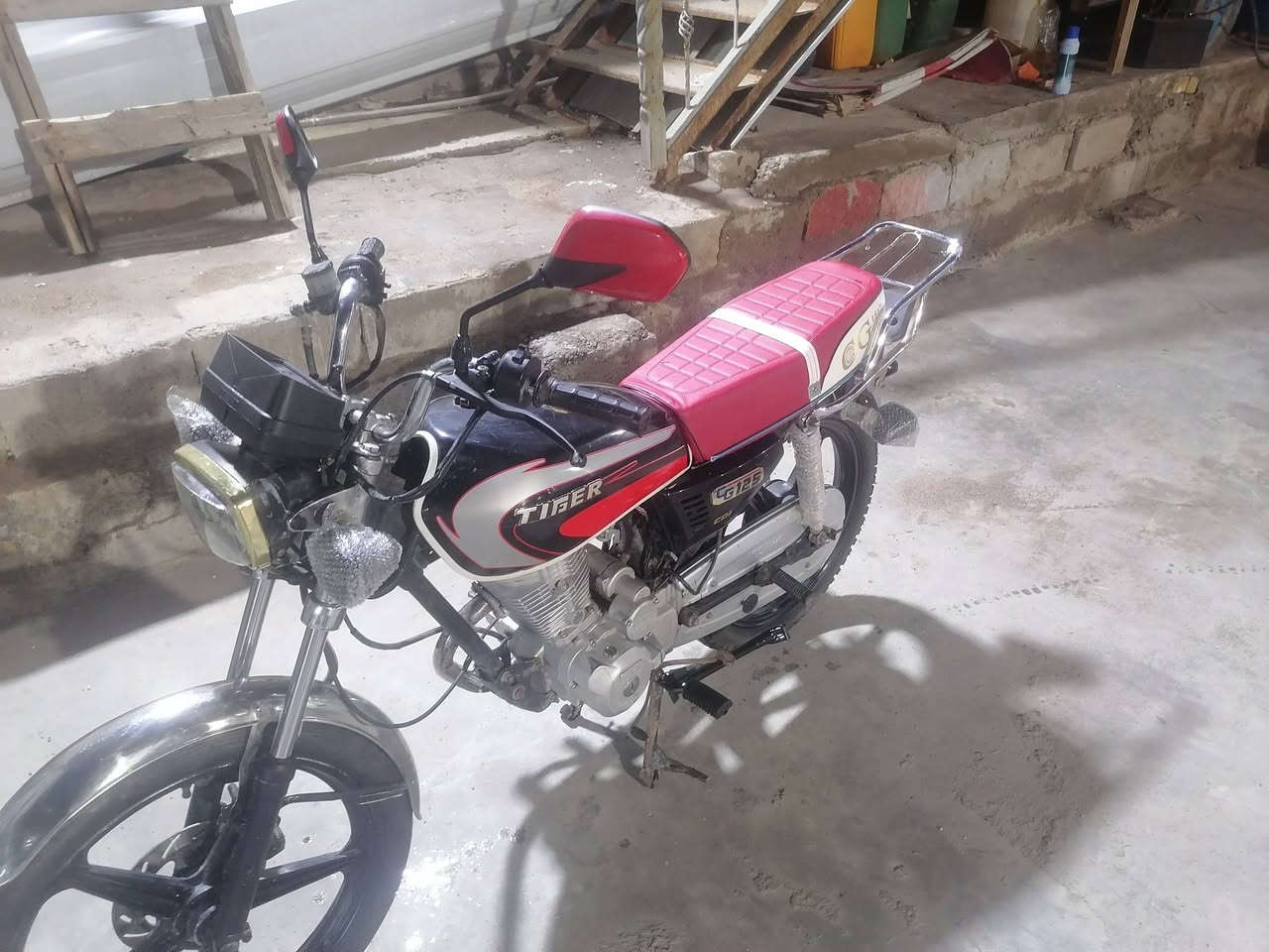 سلام عليكم دراجه سيفان مديل 2021 شاصي اصولي مديل 18 داجه كامله مكمله بوجهك للشارع مكينه مامفتوح بيه برغي عله وضع لشركه اوراق اصولي سعر ٤٥٠بيه مجاب بصيط كلش مو تجيني اطيح ١٠٠ الف مكاني بغداد بسمايه كل نقص مابيه رقمي والشراي يتصل *********** مو شراي لا تشلع كلبي فدوء اروحلك
