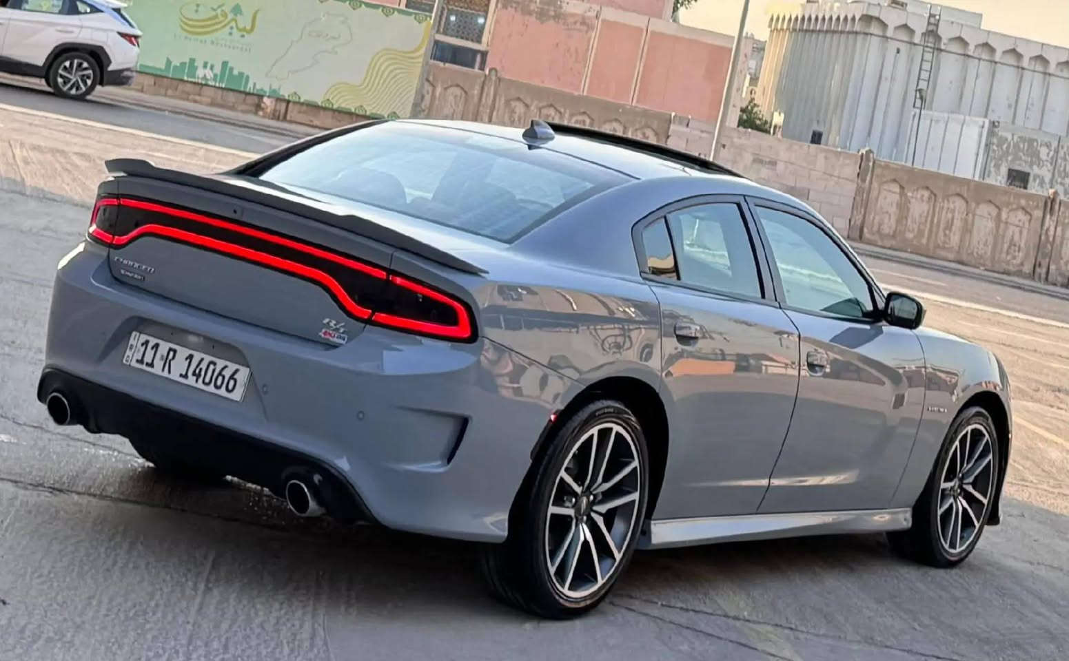 السلام عليكم سياره موديل 8 سلندر بيها فقط ثلاث قطع موديل 23 دفتر و80 ورقه ***********
