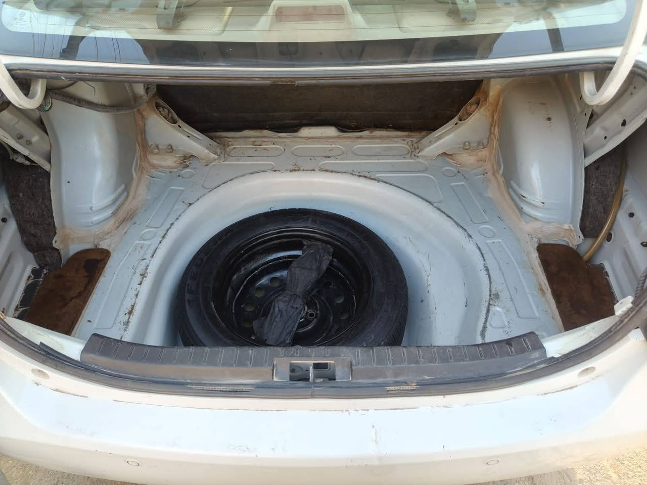 السلام عليكم بي واي دي موديل 13 للبيع كفالة من الضربة والصبغ فقط الهلالات معمره شي بسيط بأسمي سنوية30
فول مواصفات 1/1 شاشة اندرويد كاميرا وباقي المواصفات معروفة مكينة وكير كفالة تبريد ثلج لايتات زينون نقصها فقط فلاوين سعره70 طلبو عليه مايأثر فقط بالتشغيل شوية صوت غير هذه مابيه والله سيارة حلوه ومال جناي بلكات جدد عبوة فيت بم كاملة جديدة 
العنوان ناصرية مدينة الصدر 
للاستفسار الاتصال على رقم ***********
السعر 58 وبيها مجال بسيط للشراي
