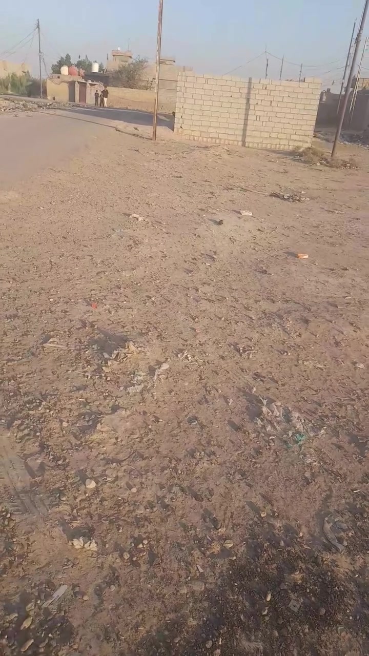 السلام عليكم قطع ارض للبيع مساحة ٤٠٠ متر ركن عل شارعين بيه كافت الخدمات ماء كهرباء وجه عل مشروع اليم مطعم جواد كلشي واضح بل فيديو مكان القطع بغداد النهروان عل مشروع اليم مطعم جواد *********** ***********
