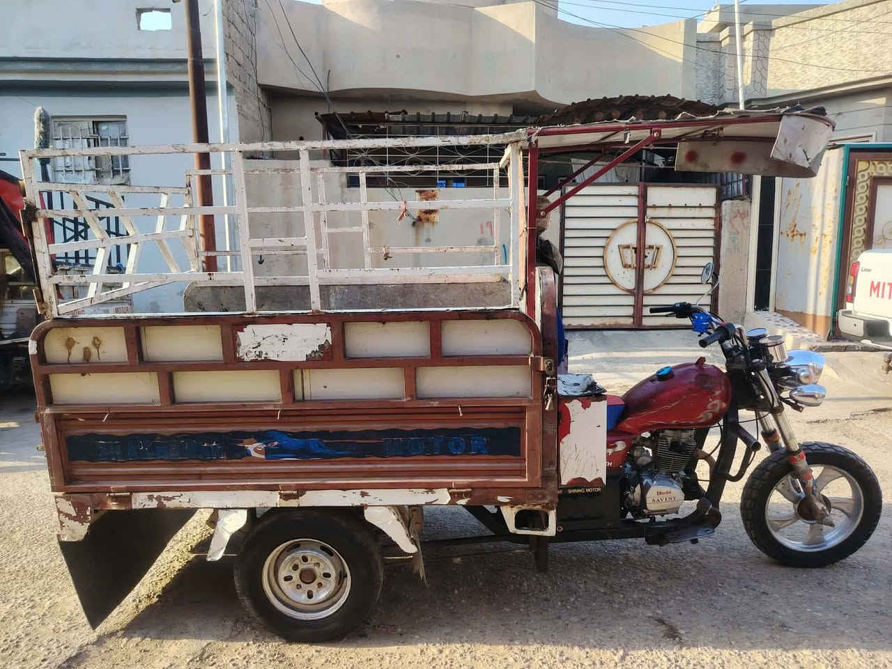 ستوته موديل ١٨ محرك ٢٣ شاصي شرط وايرمنيه كامله نكره سلف بودي نضيف شرط الخيسان منفيس موجود السعر 1100 وبيها مجال المكان الايسر حي الانتصار رقم الهاتف ***********
