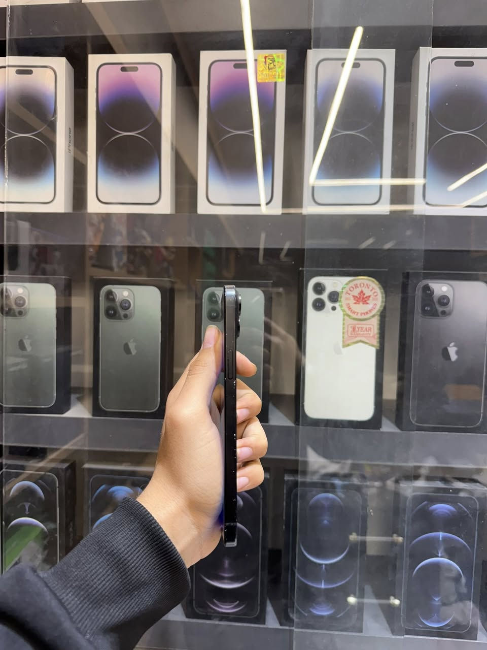 📱 متاح للبيع iPhone 15 Plus

🔹 الذاكرة: 128GB  
🔹 نسخة: شرق أوسط  
🔹 الضمان: ماستر (مكفول رسمي)  
🔹 الحالة: ممتاز جداً – نضافه90/100بي خدوش بسيطه 
🔹 الجهاز مفحوص بالكامل وما داخل صيانة  

📍 الموقع: بابل – الهاشمية (شارع المستشفى )  
📞 الرقم: ***********

🔥 للبيع او مراوس ويا 13ابرو ماكس
