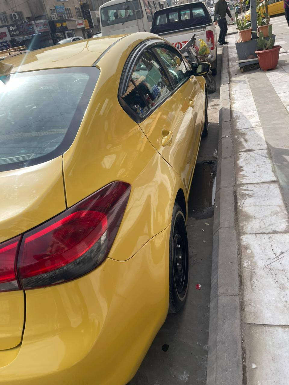 سلام عليكم فورتي 17سيارة جاهزة بيهة منضومة غاز شركة بيها بنيدوجاملغ جهة الأيسر ولغدبصيط وشبرشاصي الباقي فول ربع متصرف عليهة جديدة بأسمي مكاني بلكرادة سعر103وبيهة مجال بصيط تصال *********** واتساب ***********
