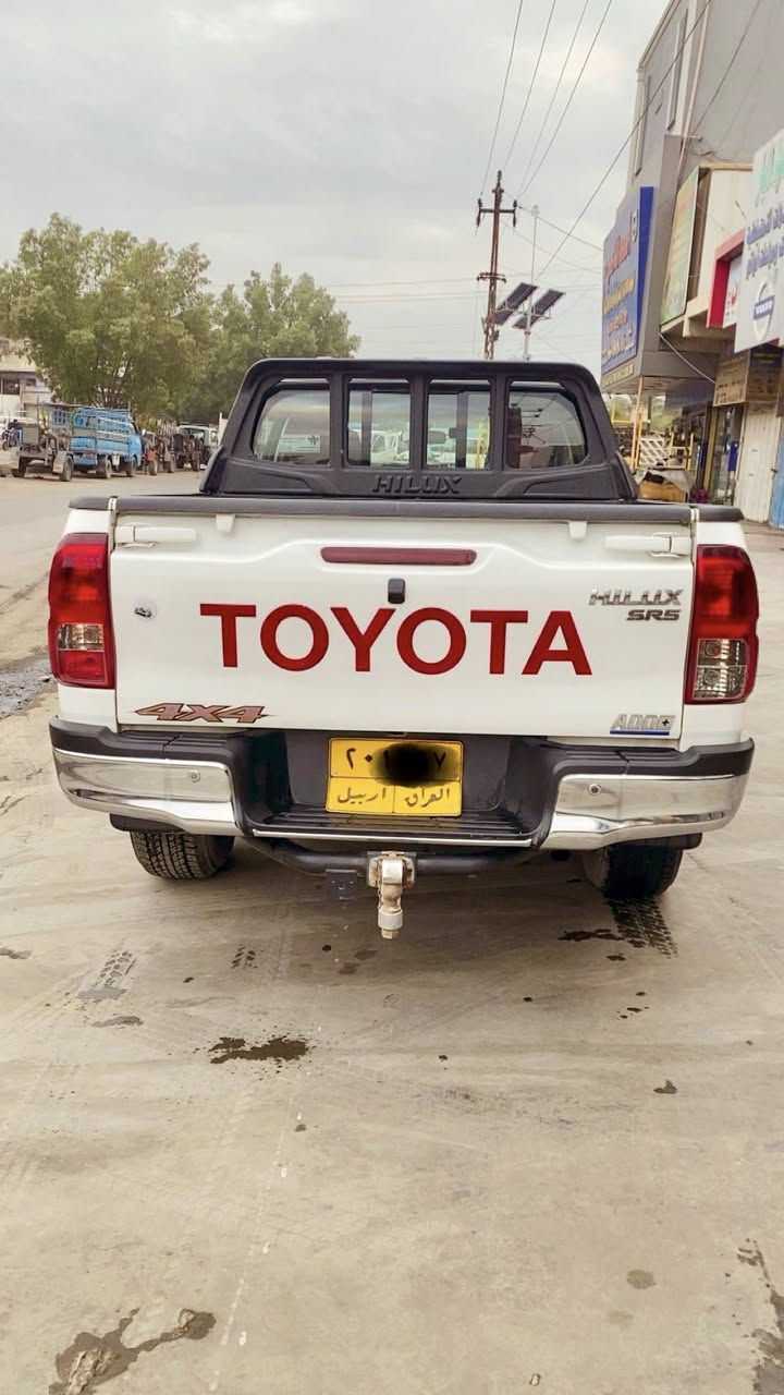 سلام عليكم
لبيع موديل ٢٠٢٠ 
بيها طخه باب صدر باقي مكفول ٤سلندر 
فور وير عاليه سيارة ١٠٥ ماشيه بسم شركة 
كير محرك مكفول سعره ٢٧٧
استفسار على رقم ***********
سيارة موجود بغداد
