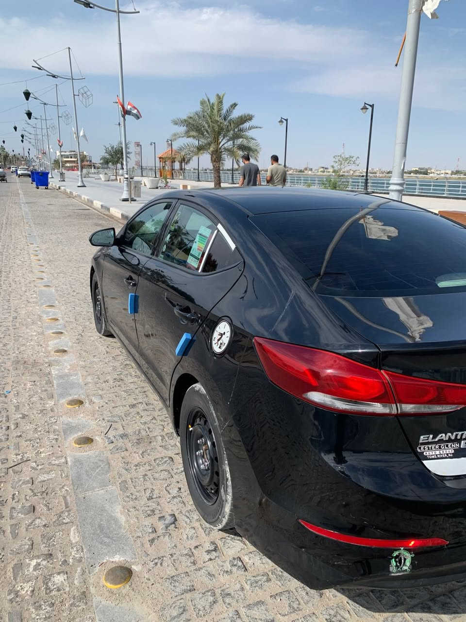 السلام عليكم الانترا مديل 2018 وارد امريكي بدون ايرباك رقم بصره مكينه جديده وكير مكفولات حادثها جاملق ايسر وبنيد وطرف باب السائق مصلح ويوجد تصليخ في اللغد بدون تبديل كما موضح في الصوره السعر 118 وبيها مجال 
للتواصل ***********
