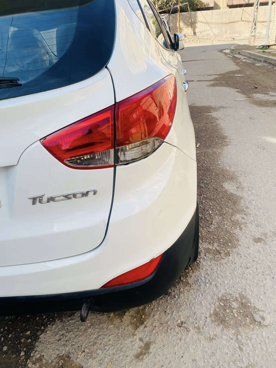 يا الله / اللهم صل على محمد وال محمد      توسان خليجي …موديل 2011،، بيضاء اللون
السياره مكفوله سونار موجود 
المواصفات السياره فول 1/1 
اولا محرك 2000 دوش 
ثانيا بصمة 
ثالثا بنوراما 
رابعا المري شفط 
خامسا اشاير في المري 
سادسا الداخل جلد
سابعا كشن كهربائي
ثامنا شاشه كامره 
وباقي المواصفات المعروفه …سياره با اسمي تحويل ثاني يوم 
الرقم بغداد الرقم الجديد …. المكان بغداد ***********
وات ساب موجود …السعر 138
