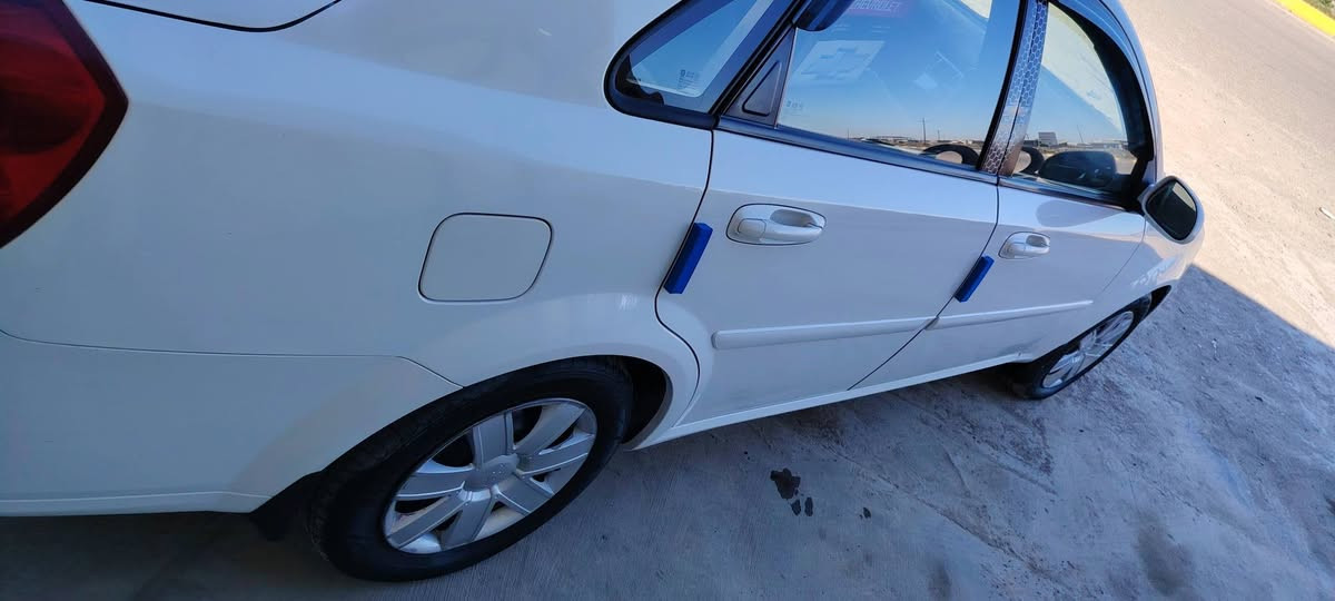 سياره ابتره 2011 بسمي بيه قطعتين صبغ تصليحه بيها رقم الهاتف ***********
