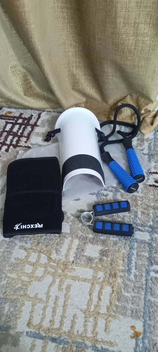 كلهن بـ١٥ الف توصيل ٥ الاف .
١-جهاز رياضة يدوي متعدد الحركات .
٢-قناع سباحه .
٣- مساعد للبس الجواريب ابحث عنه بالكوكل .
٤-مسند ركبه .
٥- مقوي قبضة  اليد .


**إذا كنت صاحب هذا الإعلان وتريد حذفه لأي سبب، رجاءا أرسل رسالة إلى الدعم الفني**