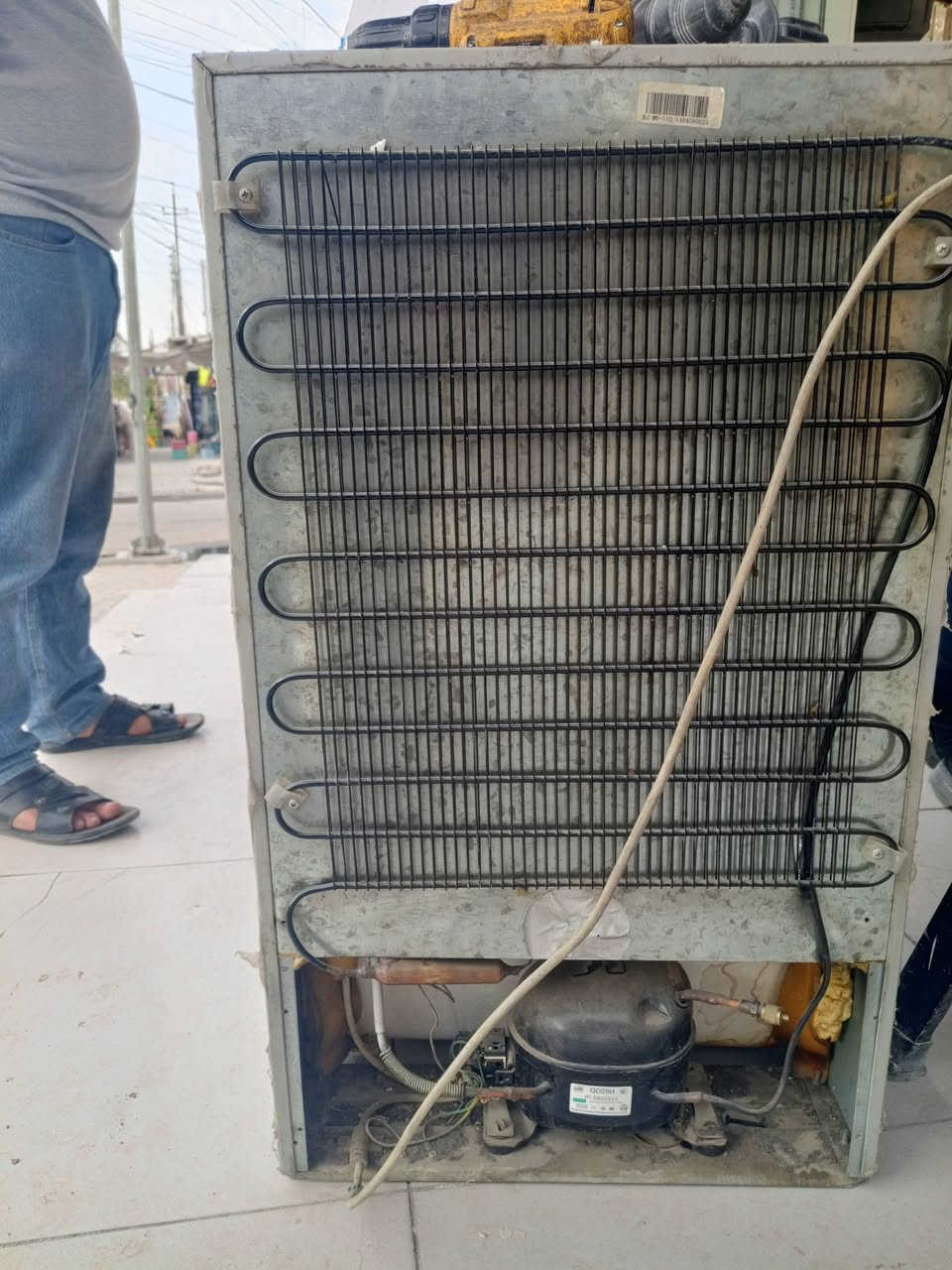 ثلاجه للبيع شغاله 100%
سعر 50 الف لان زايده عندي بلمحل
***********
