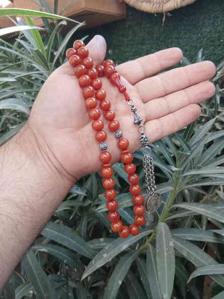 اللهم صل على محمد وآل محمد ✨. للمدير/المشرف: يرجى ترخيص نشر الإعلان التالي: 📿 مسبحة مسكية نادرة قديمة للبيع، عدد حباتها 45 حبة. بلون كهرماني دافئ، قطعة استثنائية لعشاق النوادر. التواجد في بغداد / سبع أبكار ولا يتوفر توصيل. للاستفسار عن السعر والتفاصيل الاتصال بالرقم: ***********. شكرًا جزيلاً. 🙏
