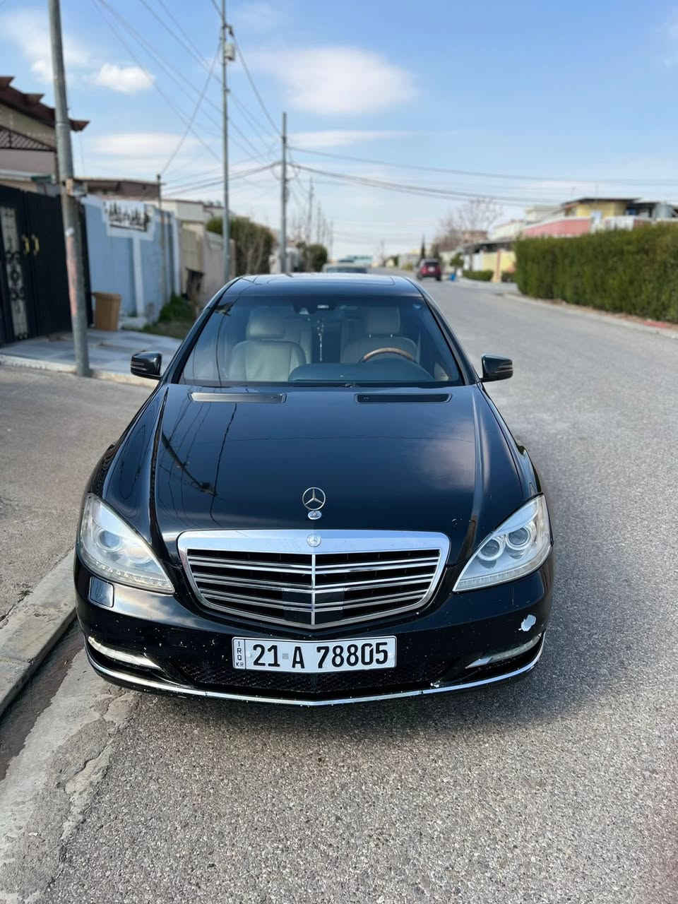 السلام عليكم 
مارسدس350sموديل 2009 
خليجيه 
ابواب شفط سلايد تبريد امامي 
خلفي منفصل 
خمس بردات جوبلسات 
ناضور ليلي 
جنطه شفط كهربائيه
معروفه بقيه المواصفات 
صدر امامي خلفي جديد 
كير مكينة شاصي لغود مكفولات 
تخم تايرات ودسكات جددد 
سنوية جديدة باسمي تحويل مباشر 
السياره بيها صبغ كلير بنيد وهلال جاملغ الخلفي فقط بدون معجون
السعر 210 وبيها مجال بسيط مكان السياره الانبار الرمادي للاستفسار الاتصال على الرقم ***********
