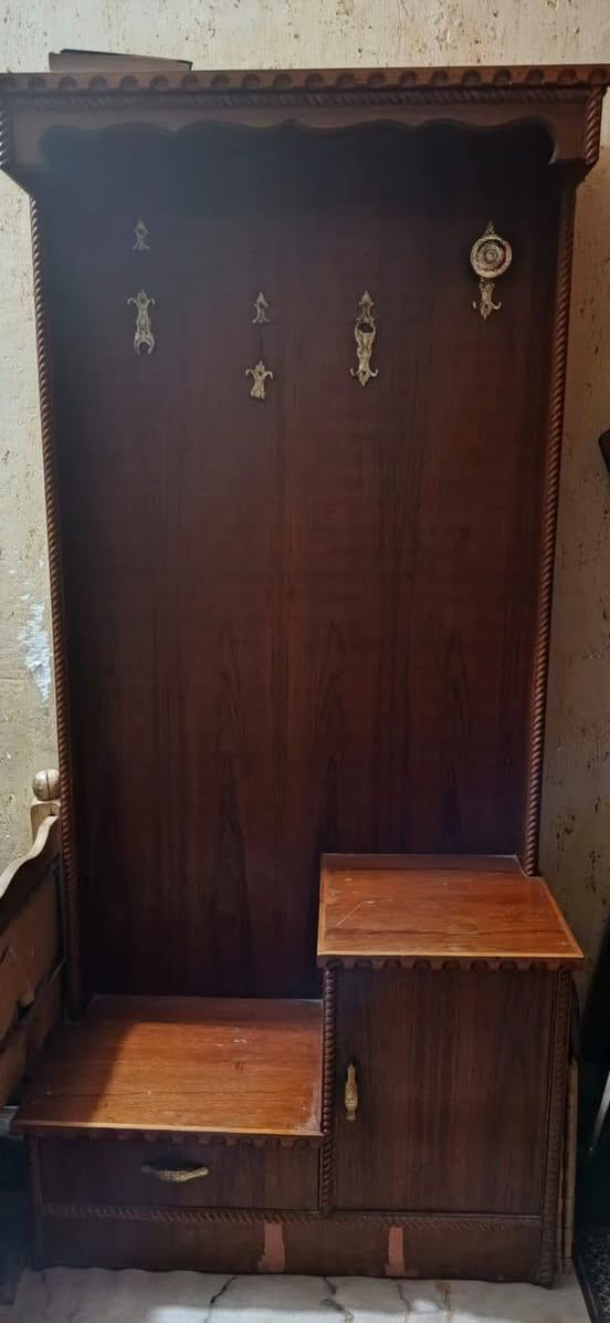 السلام عليكم غرفه نوم تزكام كامله اي نقص ما بيهه الظهر مالته براغي الداخل مالته نضيف الخشب مالته من الزين يحتاجله بس تنضيف وصبغ للبيع في منطقة ابو دشير السعر 700 الف بيهه مجال للاستفسار
***********
