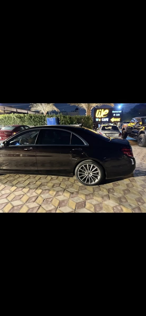 السلام عليكم
مرسيدس بنز (S560) موديل 2020
السياره فول مواصفات (طلب خاص )  مغلفه bbf لونها (احمر عنابي) السياره الوحيده بهل لون رقم مميز بغداد
ماشيه (24الف كيلو) بعدها بوضع الزيرو 
لشراء رقم الهاتف : ***********     
م/تم تغير السعر
