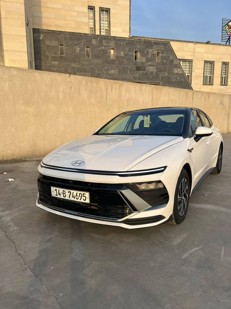 السلام عليكم 

هونداي سوناتا مديل 2024 

خليجي هايبرد كهرباء بانزين 

مكينه ألفين 

بصمه وتشغيل عن بعد وشاشه دجتل 
 وحساس امامي خلفي  ورادارات جانبيه 

تكسي دبي ربع البنيد صبغ فقط  بدون فتح بدون تبديل الباقي كفاله 

مكينه كيره بطاريات كله كفاله 

رقم بصره بأسمي تحويل ثاني يوم 

السعر 185$

 مكاني البصره / ***********
