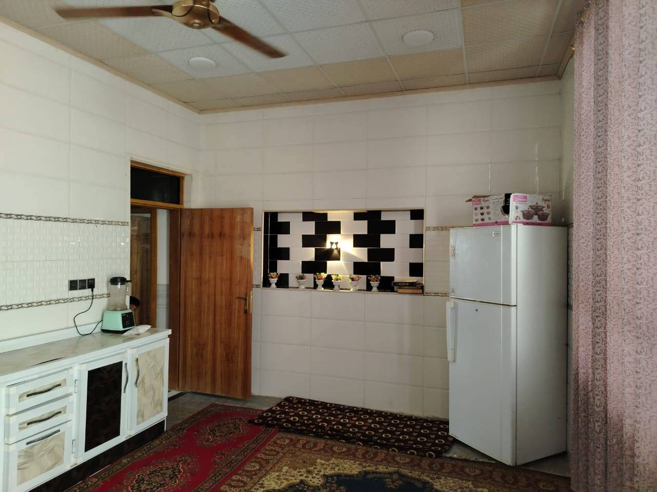 دار للبيع بالنداء بمجمع بيتي الثاني مفتوح على شارع 60 وعلى شارع 15 شارع 12م مساحة البيت 200 متر طابق واحد سعر 127 مع المجال رقم الهاتف واتساب ***********
