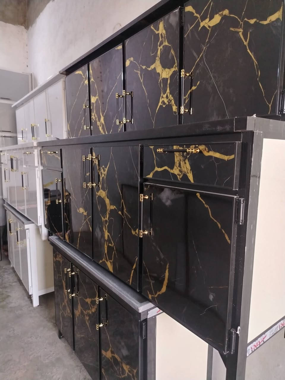 سلام عليكم وصول وجبه جديده في مزاد لأخوين العنوان المفرق الطرق والجسور مقابيل العزات بن تجه رايح عليه المفرق السعر اب 350 وبي مجال للاستفسار *********** كونترات جديد مترين والسنك مترا و30 يتوفر الالوان مراوس بل مستخدم همين
