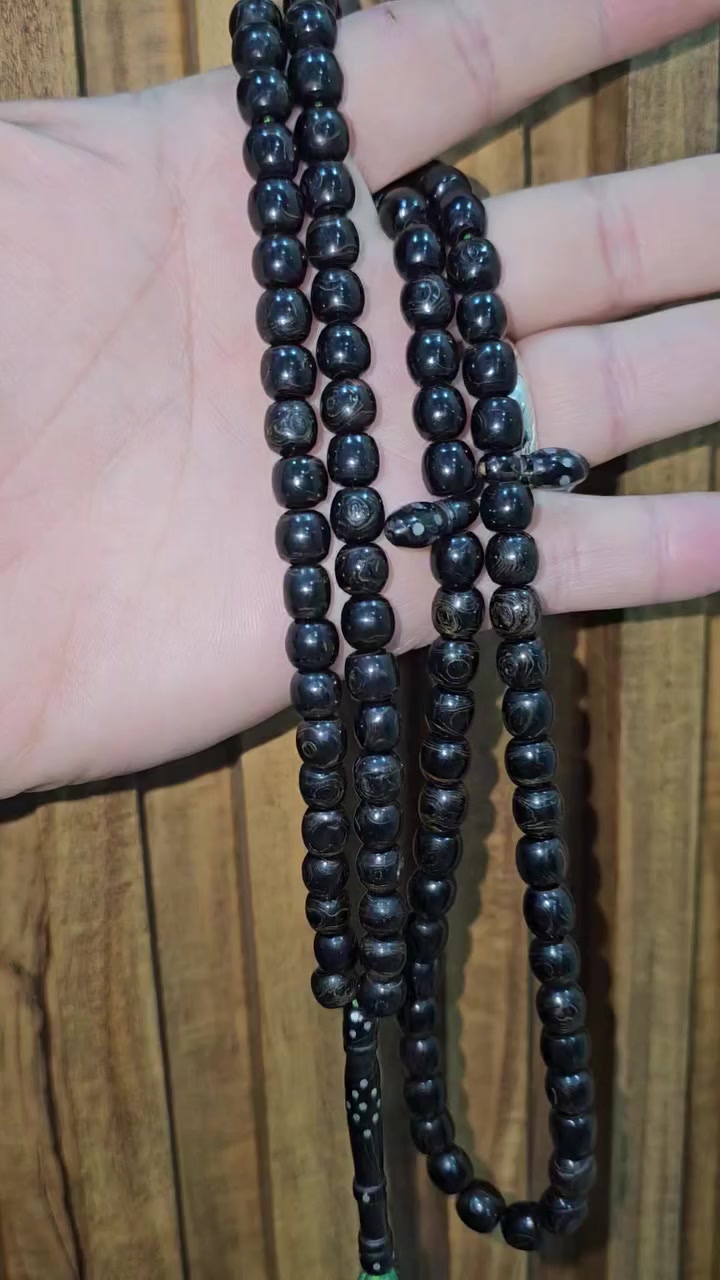 حجاز انتيك  مكاوي قطعه وحده نضافه ممتازه ١٠١
وزن ٤٥غرام 
ا


**إذا كنت صاحب هذا الإعلان وتريد حذفه لأي سبب، رجاءا أرسل رسالة إلى الدعم الفني**