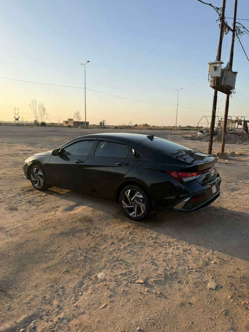 السلام عليكم للبيع هونداي النترا موديل 2024 خليجي بيها قطعتين تبديل جاملغ باب فقط  السياره حره تترقم جميع المحافظات محرك 2000 فول مواصفات ما عدا فتحه تبريد قطعتين تخم تواير كير محرك شرط سياره كرتون جديده العنوان السماوه قضاء الرميثه رقم الهاتف ***********
