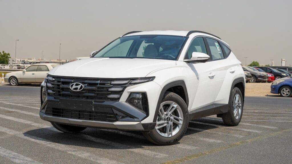 هيونداي توسان 2025 | بنزين | فول مواصفات (خليجي)
• الموديل: 2025
• اللون: أبيض

السعر: 42,240,000 د.ع
مقدمة: ثلاثة مليون دينار عراقي
القسط الشهري: 423,750 د.ع
مدة التقسيط: 8 سنوات

المواصفات:
 • المحرك: 2.0 بنزين
 • الدفع: أمامي
 • الصناعة: كوري – تجميع خليجي
 • العداد: زيرو (صفر كيلومتر)

أهم المواصفات:
 • تشغيل وإغلاق ببصمة
 • شاشة كبيرة تدعم Apple CarPlay
 • داشبول ديجيتال
 • مكيف أوتوماتيك دبل
‏ • Auto Hold + سايد بريك كهربائي
 • كاميرا خلفية + حساسات
 • مقاعد جلد
 • لايت LED أمامي وخلفي
 • نظام المحافظة على المسار
 • رادار أمامي + نظام تفادي الاصطدام

شركة تبارك الرحمن لتأجير السيارات

للتواصل:***********
