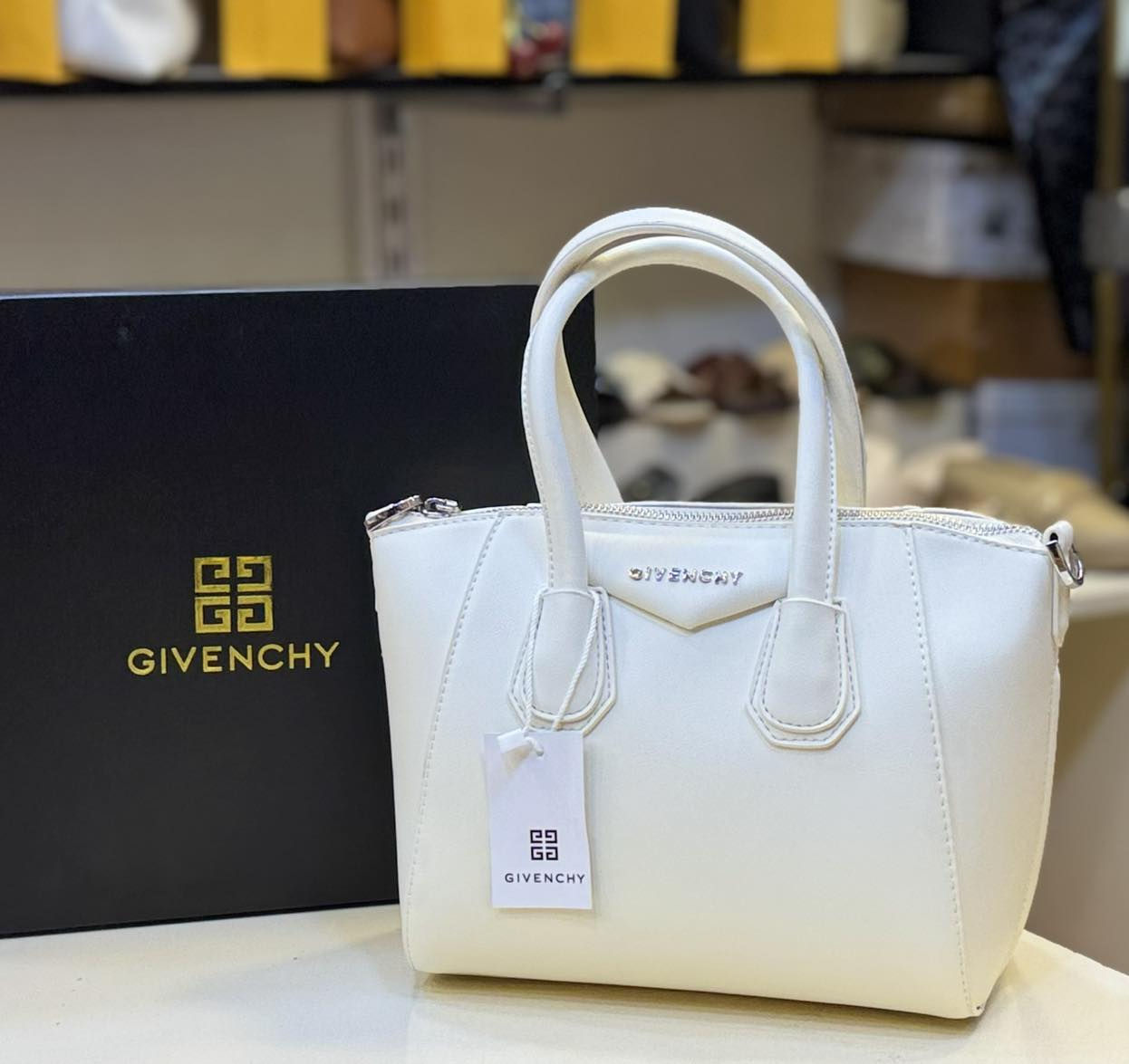 #احذية_وحقائب_خالد خانقين مجمع شاكر رضا
 توصيل داخل خانقين وكل المحافظات 
واتساب *********** 
صفحتنا على الانستا 
‏https://www.instagram.com/khaled_bags_shoes?igsh=aHgzNnAyeDc0cGd1
السناب 
‏https://www.snapchat.com/add/khaledzahawe?share_id=GwP3kgwzTro&locale=ar-EG-u-nu-latn
التيك توك 
‏https://www.tiktok.com/@khaledzahawe?_t=8kEouIPTpO1&_r=1
الفيس 
‏https://www.facebook.com/khaledbagsshoes?mibextid=ZbWKwL
