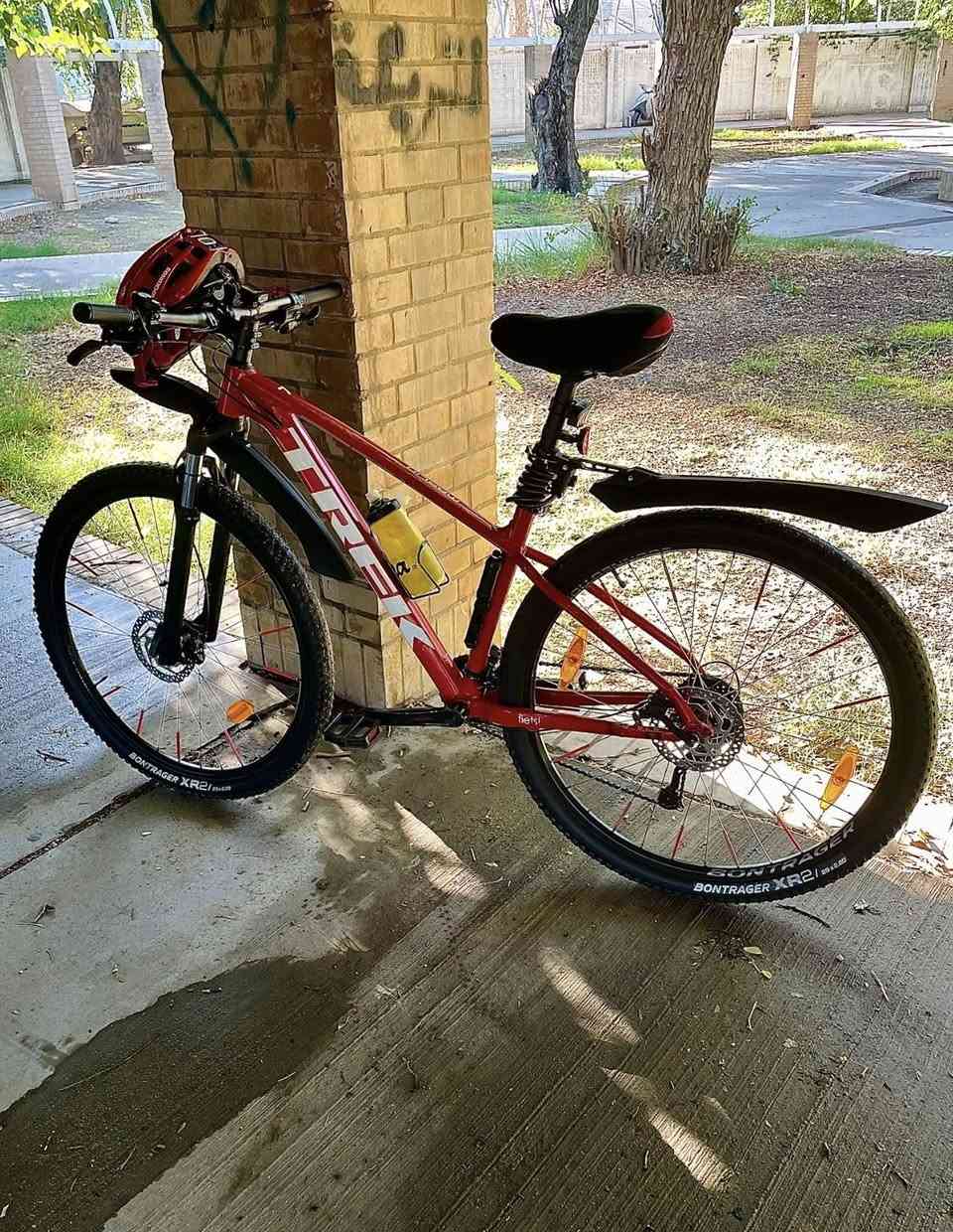 600 د.ع
قابل للتفاوض..
***********
