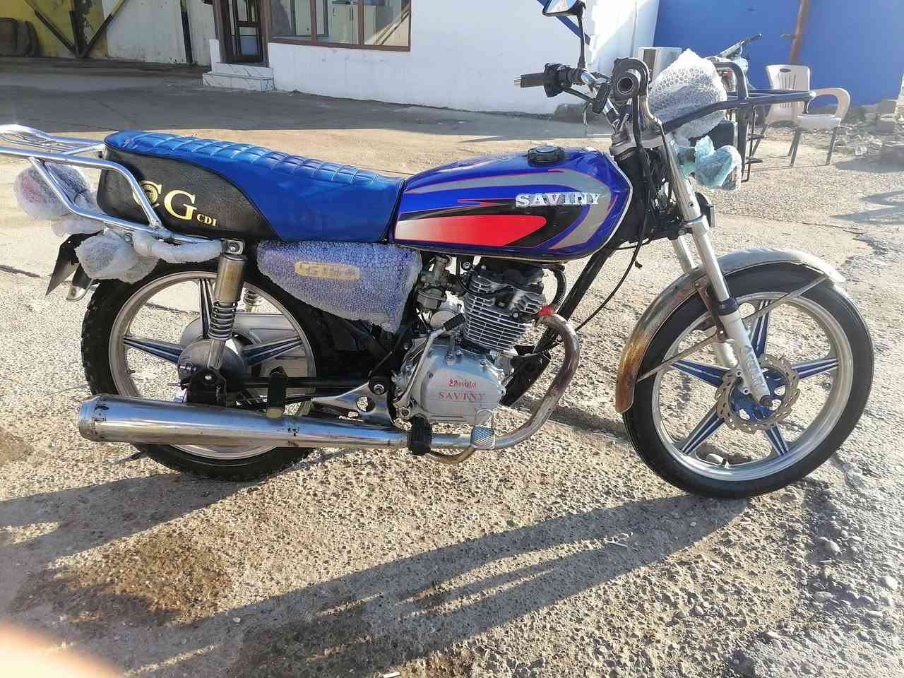 السلام عليكم...... 
سيفان 20 وزن ثقيل  شرط»»»» للبيع 
الاصلي  باب اول0.1 نضافه فول»»» 
نشاط فول 🔥... 
طيران ✈️...... 
محرك كيرشرط مامفتوح نعومه فول»»»» 
كهربائيات كلها شغاله درع امامي نشرات»»» 
 موطور مال جناي مامتعوب»»»» 
ملاحضه........ 
رجاءءء الموشراي لاتكسر بحلال ناس كلشي»»» 
 موجود بل سوك. 
السعر 375 وبي مجال بيع مستعجل 
الاتصال 0771751915»»»»
             ***********»»» 
المكان بيجي.
