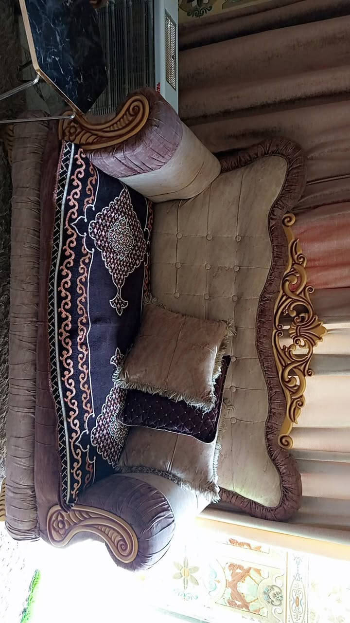 السلام عليكم تخم نظيف أي ضرر مابي 10مقاعد
السعر700
***********
