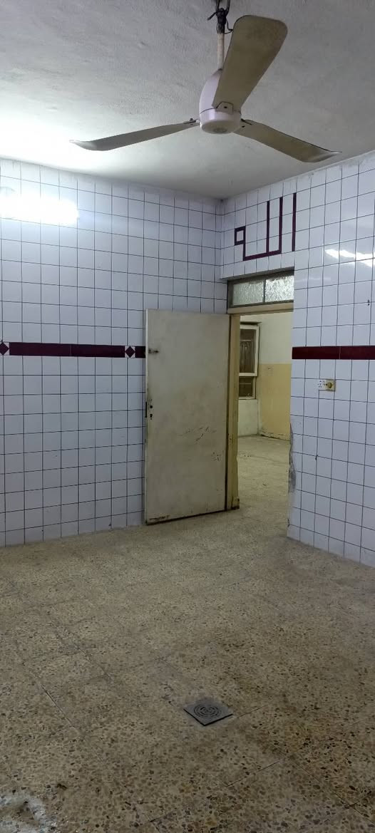 دار للايجار طابق ارضي حي التأميم بالقرب من زنود الست الحمداني مساحة الدار 250متر غرف نوم هول حمام مطبخ استقبال مخزن الدار سكني مخزن بدل الايجار 350/الف 
بي مجال/للاستفسار الاتصال على الرقم 
***********
***********
