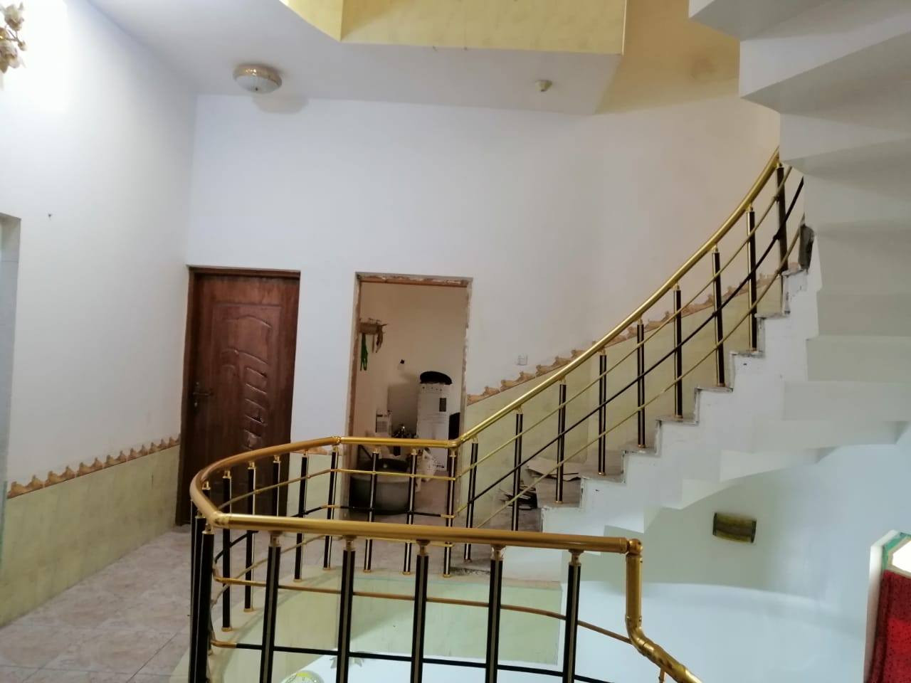 بيت للبيع طابو صرف 
منطقه الزهور ابو مهدي 
مساحه 200م 
مقابل خدمات 
بناء سنه 2016
بيت طابقين 
يتكون البناء من 5 فرف + صالتين + استقبال + مطبخ + صحيات داخل وخارج 

للاستفسار مراسله الصفحه 
او اتصال ابو احمد 
***********
***********
