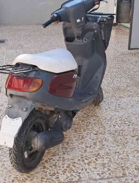 السلام عليكم 
ماطور بزون نفخ
لون ماروني
شاصي شرط
تحريكه ومعدل 
معمر مره وحده 
سلف لايت بك لايت اشاير هورن كلو شغال بس ايعوزو باتري
للاستفسار الاتصال على الرقم 
*********** واتساب+اتصال
