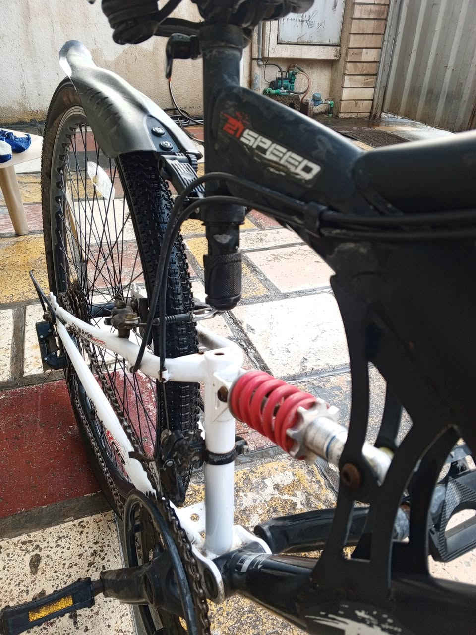 السلام عليكم بايسكلات جبلي ثنين للبيع او مراوس رود
الاول اللي هو الابيض و اسود 

حجم 29

نظيف كلشي مابي شغال كلشي ماعدا التاير الكدام تبدله بس التاير الويل مابي كلشي مكينته شغالة سبع نمرات بي مجرد متروك صارله 5-6 اشهر 

الثاني اللي هو الاسود

 حجم 22 صغير تقريبا 

ايضا نظيف مابي شي مجرد شوية زنجار همين سبع نمرات

ثنينهن ب 170


**إذا كنت صاحب هذا الإعلان وتريد حذفه لأي سبب، رجاءا أرسل رسالة إلى الدعم الفني**