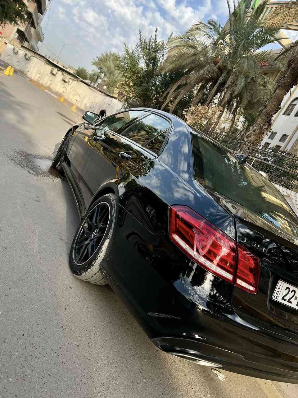 السلام عليكم
مارسيدس E350 موديل 2016 ✅
رقمها اربيل السيارة باسمي  السنوية لل2028 والهزة لشهر ال11
المحرك 3.5 (٦) سلندر محرك CGE التقنيه الحديثه المرغوب. 
السيارة تو ويل 
 مواصفات الE class معروفة
فتحتة سقف
حساس أمامي خلفي 
كامره خلفيه
تبريد مناخي وتبريد قطعتين  
برده خلفيه
كشنات جلد وتدفئه وخزن ميموري انظمة قيادة 
كراسي كهرباء 
صندوك كهرباء
ستيرن كهرباء
تحكم ستيرن 
مثبت سرعة -ورادار- اوتو ستوب 
شفتات ستيرن 
شاشة شاشة اعطال وفول تحكمات 
اشاير بالمري لايتات زينون بك لايت لد
4 ابواب بصمه
وبعد بيها هواي مواصفات 
صورة الحادث الباب خلف السايق والجاملغ الخلفي بدون ايرباك  طاك والبجم كبس والصورة مال السونار والحادث منزلها بالصور 

سعر السيارة 19.000$ 

السيارة موجود بالاعظمية او بالدورة 
للاستفسار الاتصال بالرقم 
***********
