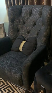 كنب تركي • قابل سرير • جديد ٥ أشهر