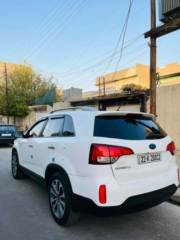 مستعجل على بيع لا مراوس  ولا اقساط كيا سورنتو 13 شكل إلى 14 السعر 130 ورقه محرك 4 فول موصفات اعلى فىه ***********
