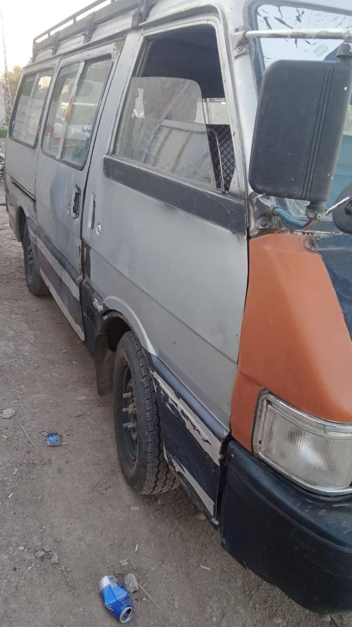 موديل ١٩٩٤ للبيع رقم بغداد سنويه بل ٢٠٢٠ ساقطه عليها هيئه ٩٠٠ الف.  السعر ٢١ ورقه العنوان بغداد المدائن للتواصل  ***********

