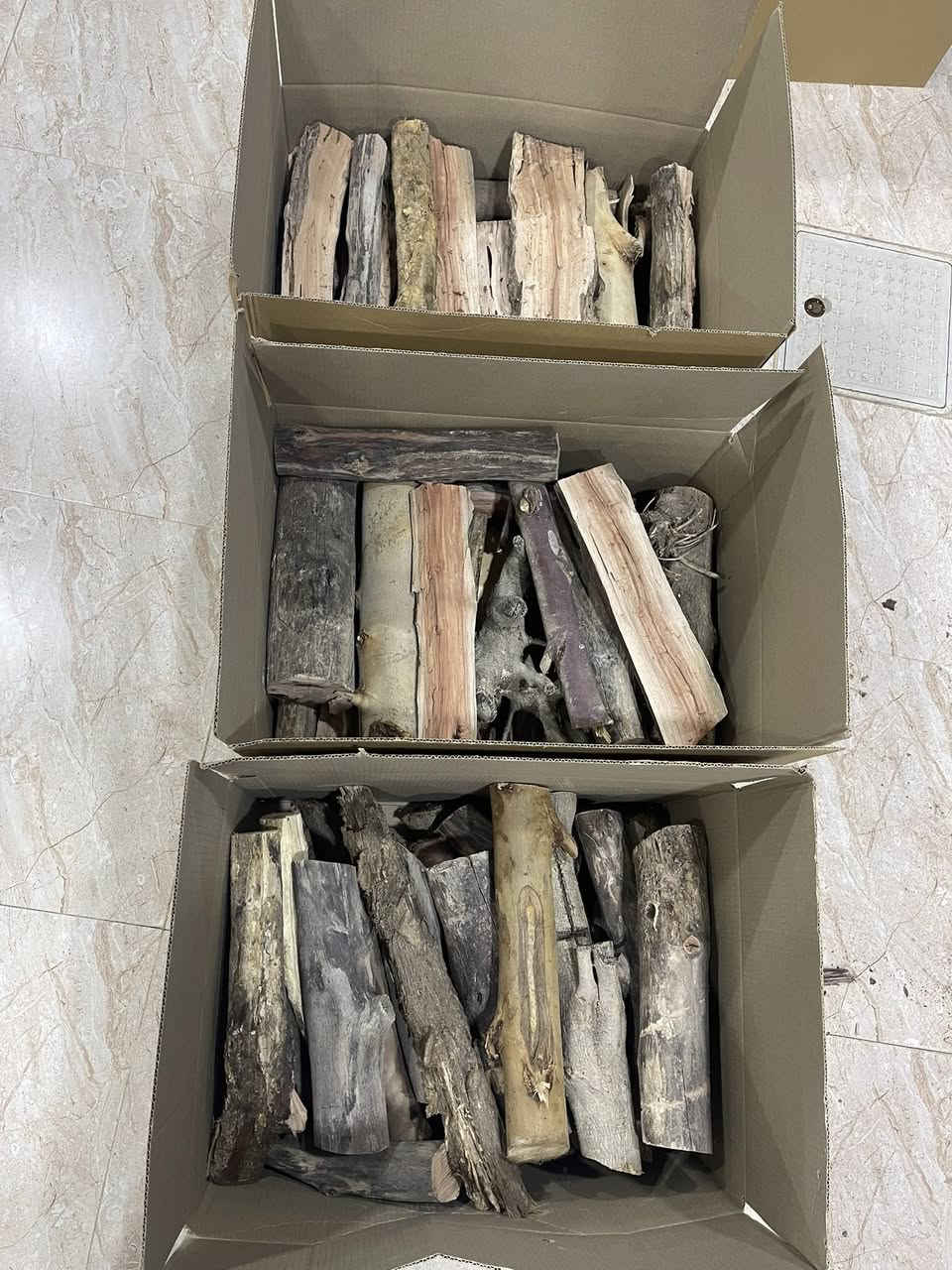 متوفر لدينا    خشب 🪵 فواكه
حطب للشواء 🔥 🔥 

كارتون كبير

طول ٦٠ سم

عرض ٤٥ سم

ارتفاع ٣٥ سم

السعر ١٨ الف

——————————-

كارتون صغير 

طول ٦٠ سم

عرض ٣٠ سم

ارتفاع ٢٠ سم

السعر ٩٠٠٠ الف 

يتوفر خدمه توصيل جميع أنحاء العراق 

للحجز مراسله الصفحه او الهاتف ‭٠٧٨٠ ٠٣٦ ٥٥٩٥‬
