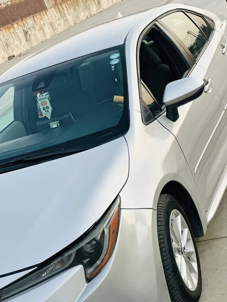 كورلا 21
LE محسن:،
داخل لونين 🤍🖤
رادار حساسات جانبيه
تحكم قيادة ذاتي حجر صالنصه 
سياره جاهزه من كلشي كلها ع البلادي 
ما بيها اي نقص والسياره بدون ولا قطعه كلين

ملاحضة للمراوس بكامري حديث هايبرد فقط داخل كركوك 
وتساب ***********
