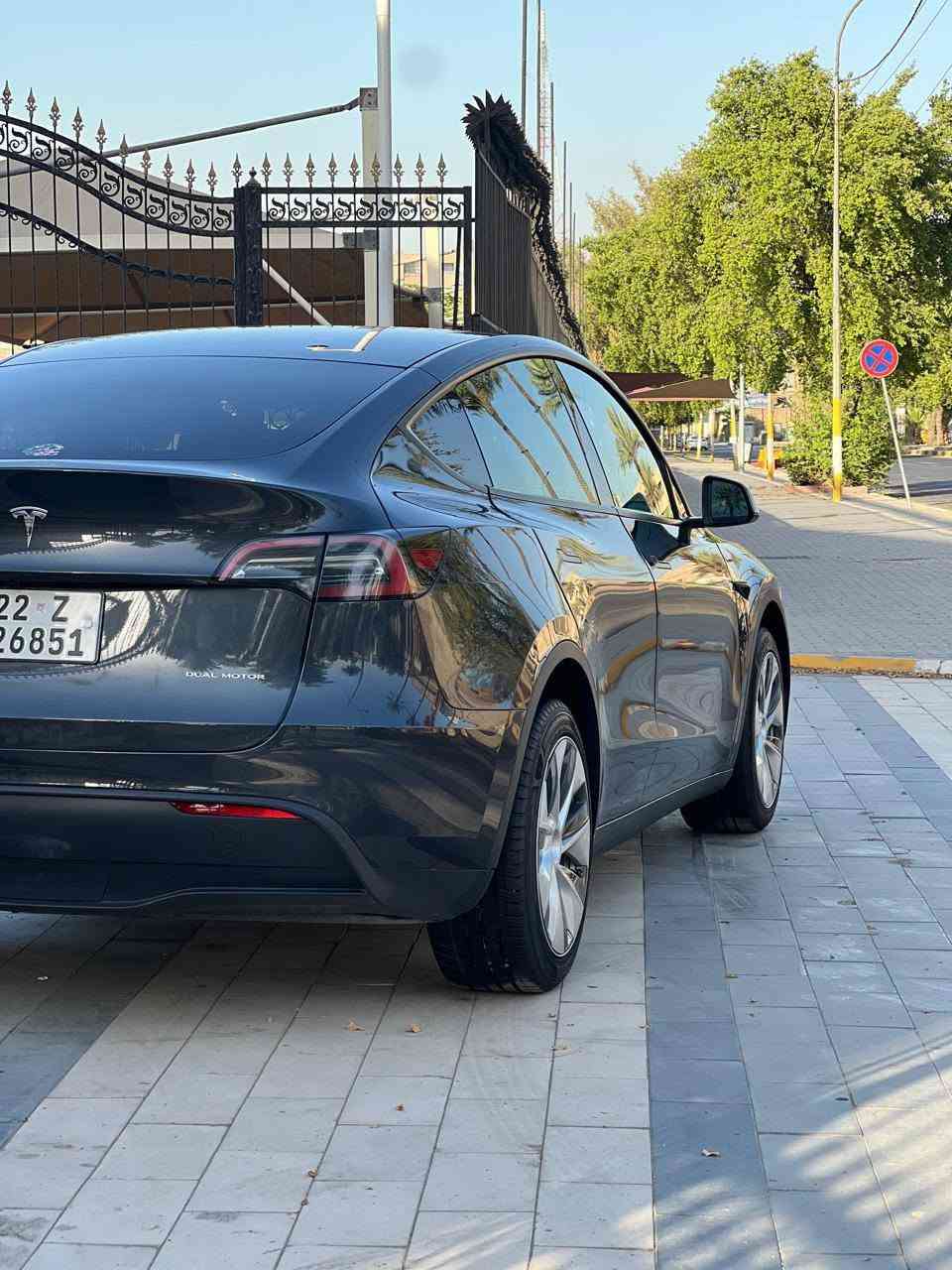 سلام عليكم تسلا واي لون كرنج دبل ماطور السياره جديده كولش مابيها اي نقص حادث باب خلفية وجاملغ خلفي وشويه بل باب الأمامي شبر صور الحادث بلمنشور ولا شخوط ولا رصعات السياره جديده شرط احله من الصور دخول جديد بسم شركه تحويل او وكاله المواصفات معروفه  الموديل 2024بدون أي نقص مابيها ماشيه 24 مشي امريكه وين ميعجبك تفحص كلشي بيها سليم محدث عربي  السعر 220 وبيها مجال بيع او مراوس *********** العنوان بغداد شارع الشيخ معروف
