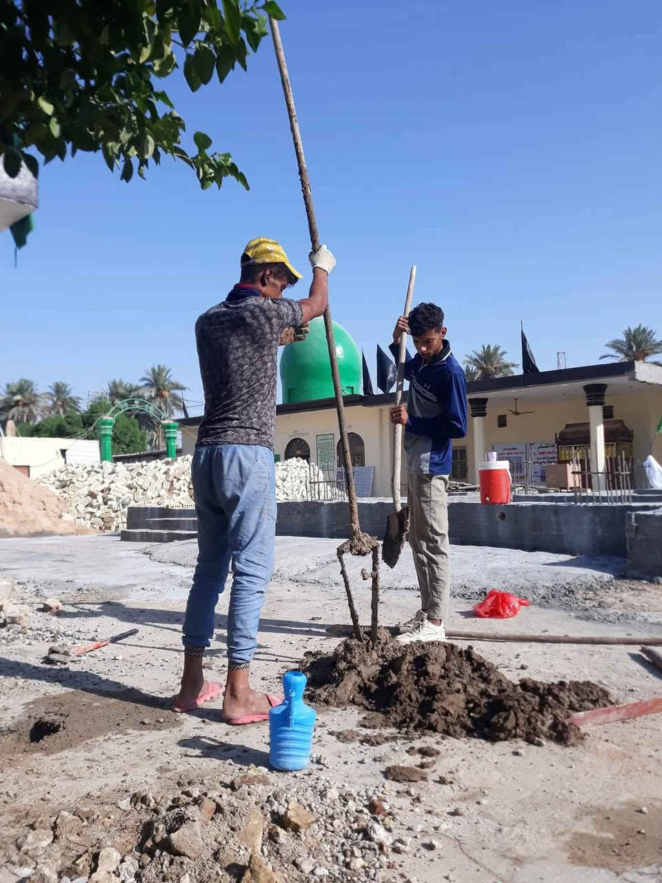 ابو سجاد لحفر البراين للمخازن لتصريف مياه منها ضمان متسحب مخزن ٥سنوات  السعر ١٠٠الف والبوري ع ابو البيت //***********//***********
