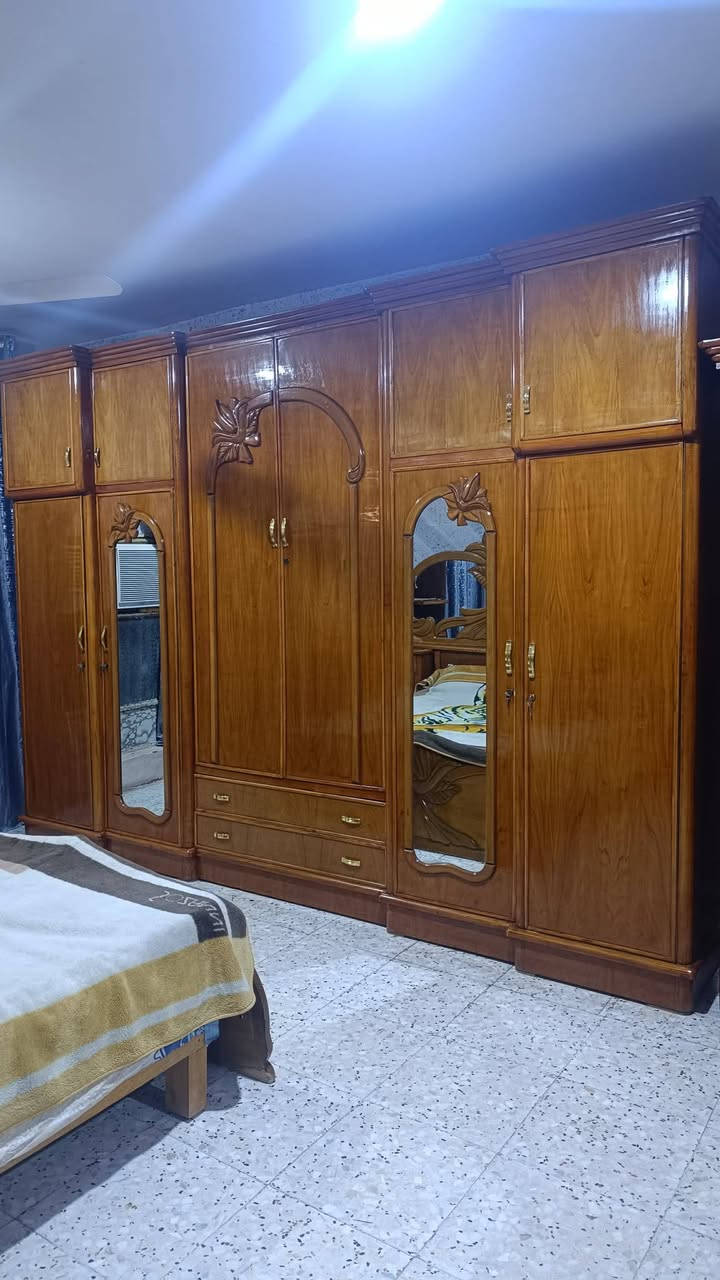 غرفه تسكام صاج داخل وخارج دنك جاوي ام السته طابقين ظهر جرجوبه نظيفة كلش وثگيله 5 ملم متكونه من 8قطع السعر مليون و400وبيه مجال مكاني محاويل للاتصال ع الرقم ***********
