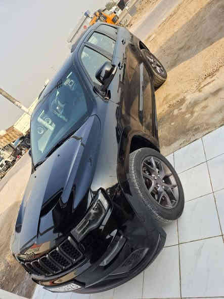 سلام عليكم للبيع فقط 
جيب 2020 خليجي فئه S وكاله لون اسود 
بيه فقط باب سايق مبدل وكاله اصلي نفس لون مطابق بشرط الفحص وبارد شبر بلجاملغ من يم باب سايق فقط والباقي مكفول كفاله عامه 
ماشيه ٥٣ الف كيلو متر مواصفاته معروفه ال S فول مواصفات ١/١
ميحتاج اذكرهن رقم بغداد الدولي بأسمي تحويل مباشر بنفس يوم 
السعر المطلوب ٣٢٠ ورقه وبيه مجال حق الجيه للشراي الجاد
سياره جاهزه مابيه اي نقص 
 مكاني بغداد قرب مخابز باب الاغا 
اي استفسار الاتصال،***********
                            ***********
