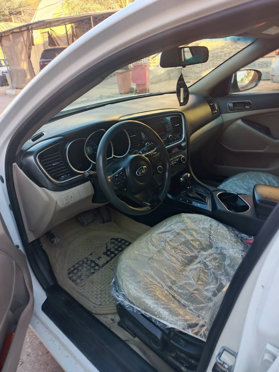 السلام عليكم
للبيع كيا اوبتيما 2015 محرك 2400 تخم تاير تبريد حداديه جيده سياره بيها صبغ قطعتين جاملغ وباب سياره مواصفات تحكم جهتين شفتات كير ويل كب اشاير بلمري حساسات نظام إيكو سعر 112 اتصال فقط ***********
