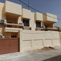 صباغ اشتغل داخل  وخارج أنواع الصبغ  والتصليح بسعار مناسبه  عمل جبس بور...